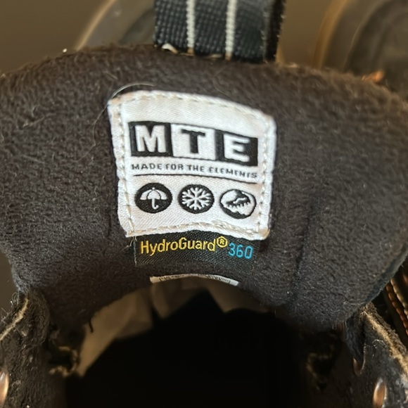 Van’s Off the Wall MTE Women’s size 8 - Picture 7 of 10